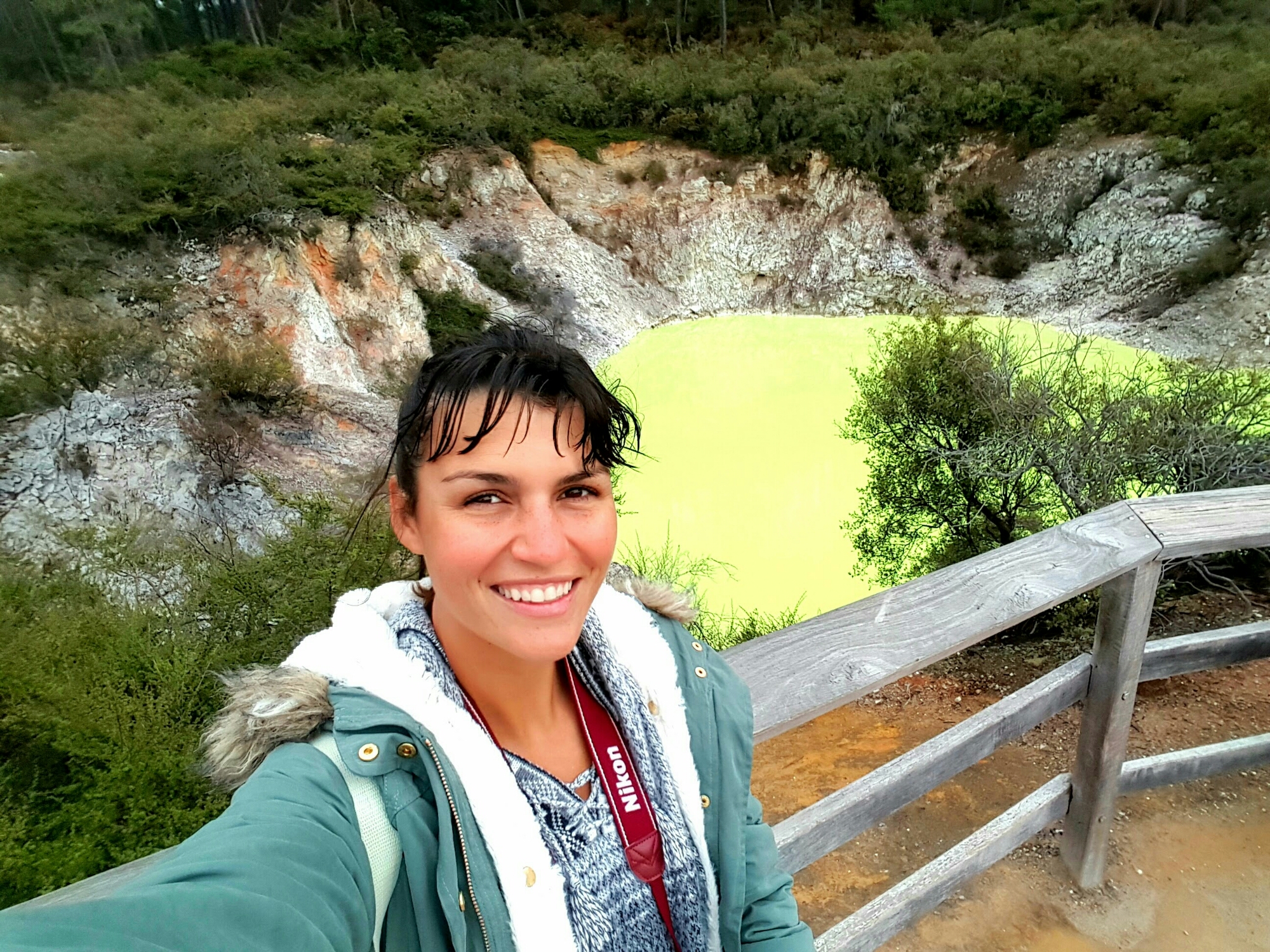 Neon green lake Wai-o-tapu